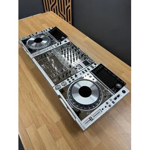 Pioneer DJ CDJ2000 Nexus Platinum DJM 900 Nexus + Flight Cases