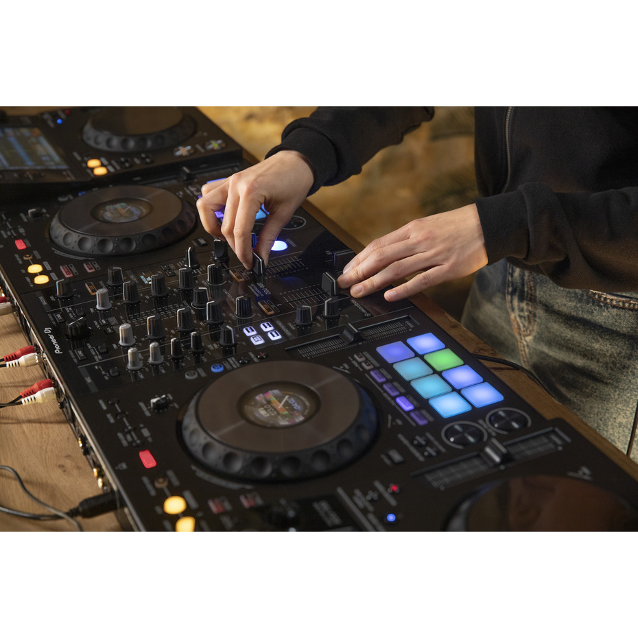 Pioneer DJ DDJ-800 2-Channel RekordBox DJ Controller