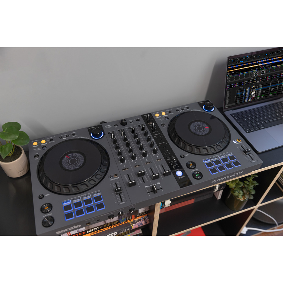 Pioneer DJ DDJ-FLX6-GT + Decksaver Bundle