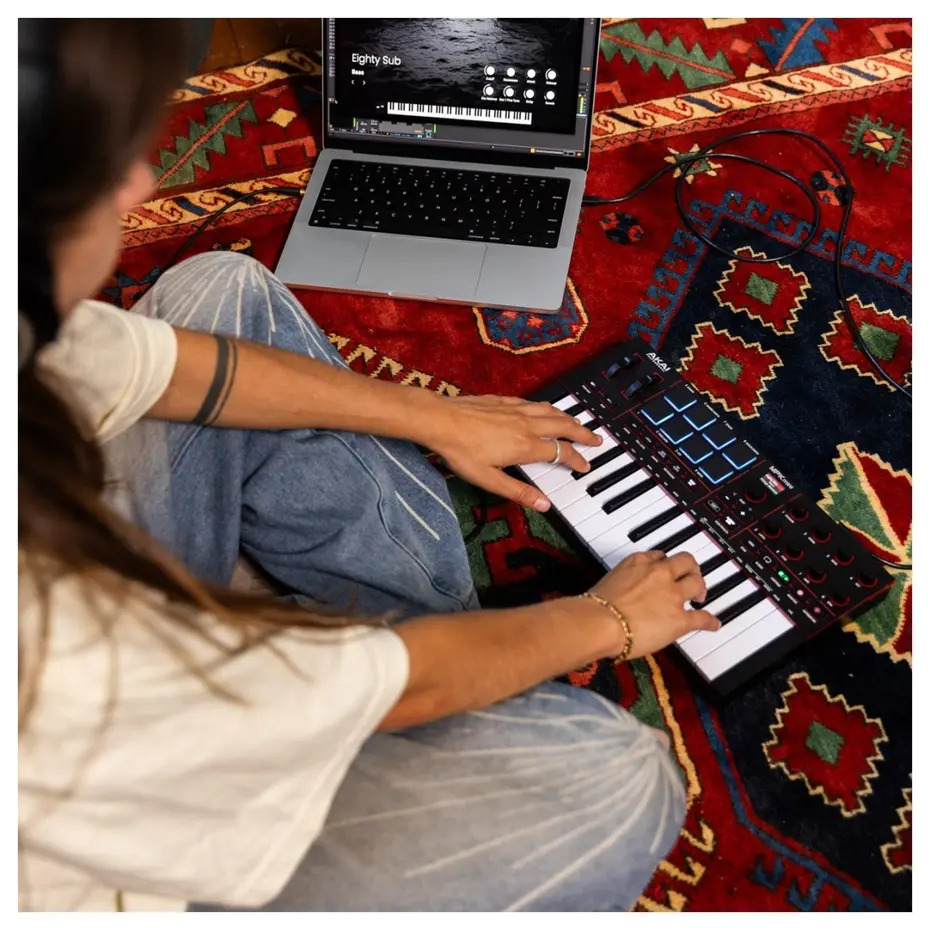 AKAI MPK Mini 4