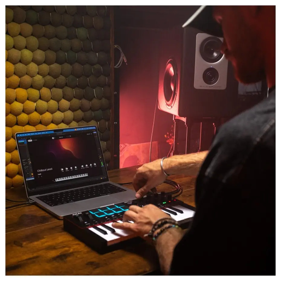 AKAI MPK Mini 4