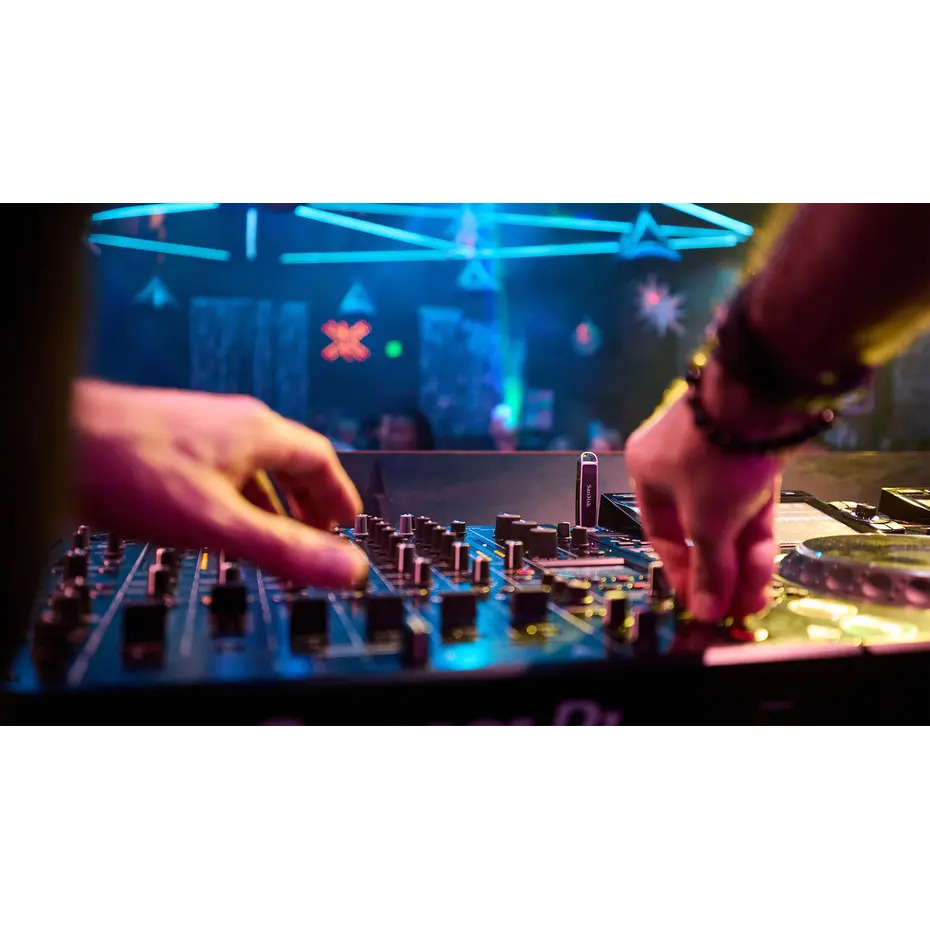 AlphaTheta SanDisk 1TB DJ Flash Drive