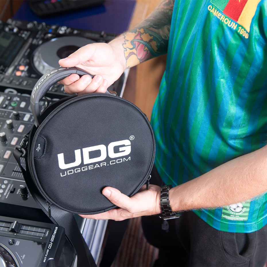 UDG Ultimate Digi Headphone Bag Black